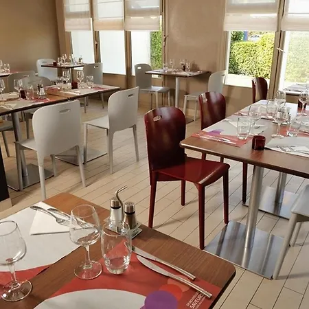 Hotel Campanile Lorient - 3*
